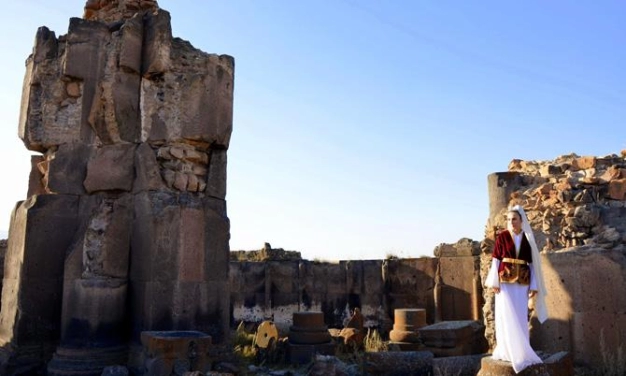 Ani Harabeleri turist akınına uğruyor