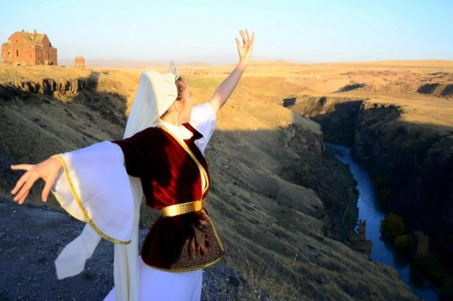 Ani Harabeleri turist akınına uğruyor