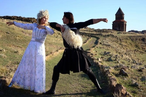 Ani Harabeleri turist akınına uğruyor