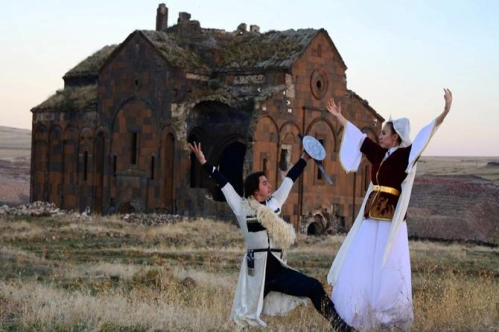 Ani Harabeleri turist akınına uğruyor