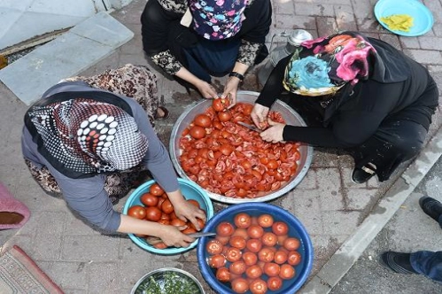 ‘İmece’ usulü kış hazırlığı