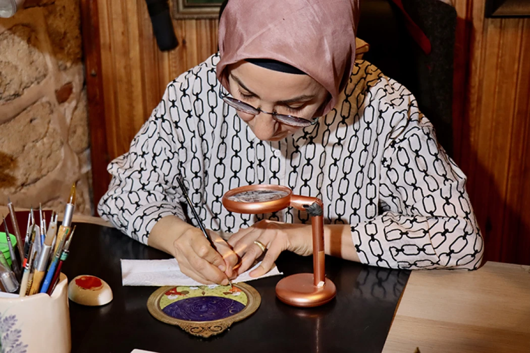 Minyatür sanatı gökyüzünün atlası usturlap ile buluştu
