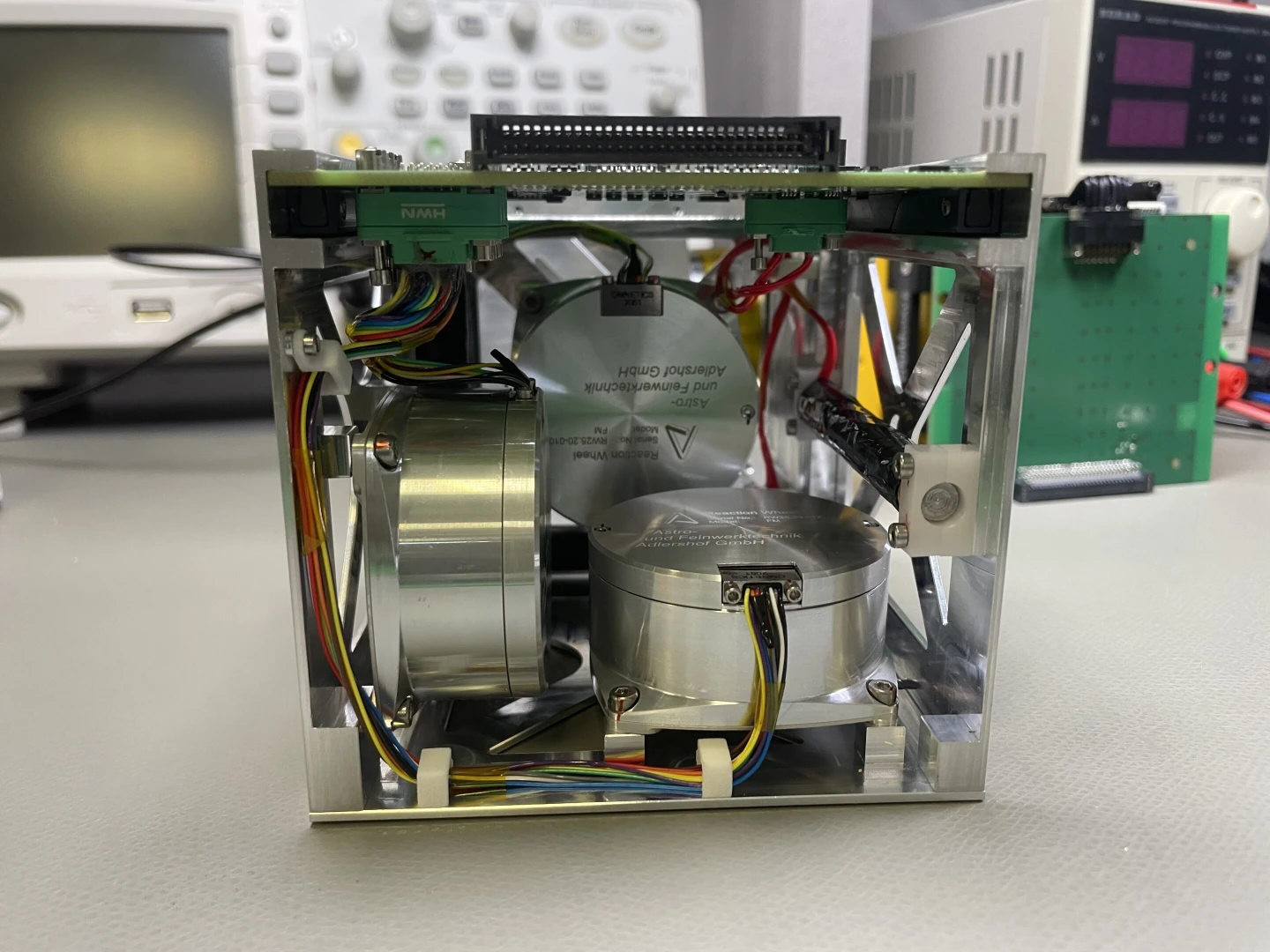 Yapay zeka ilk kez bir uyduyu yörüngede kontrol etti