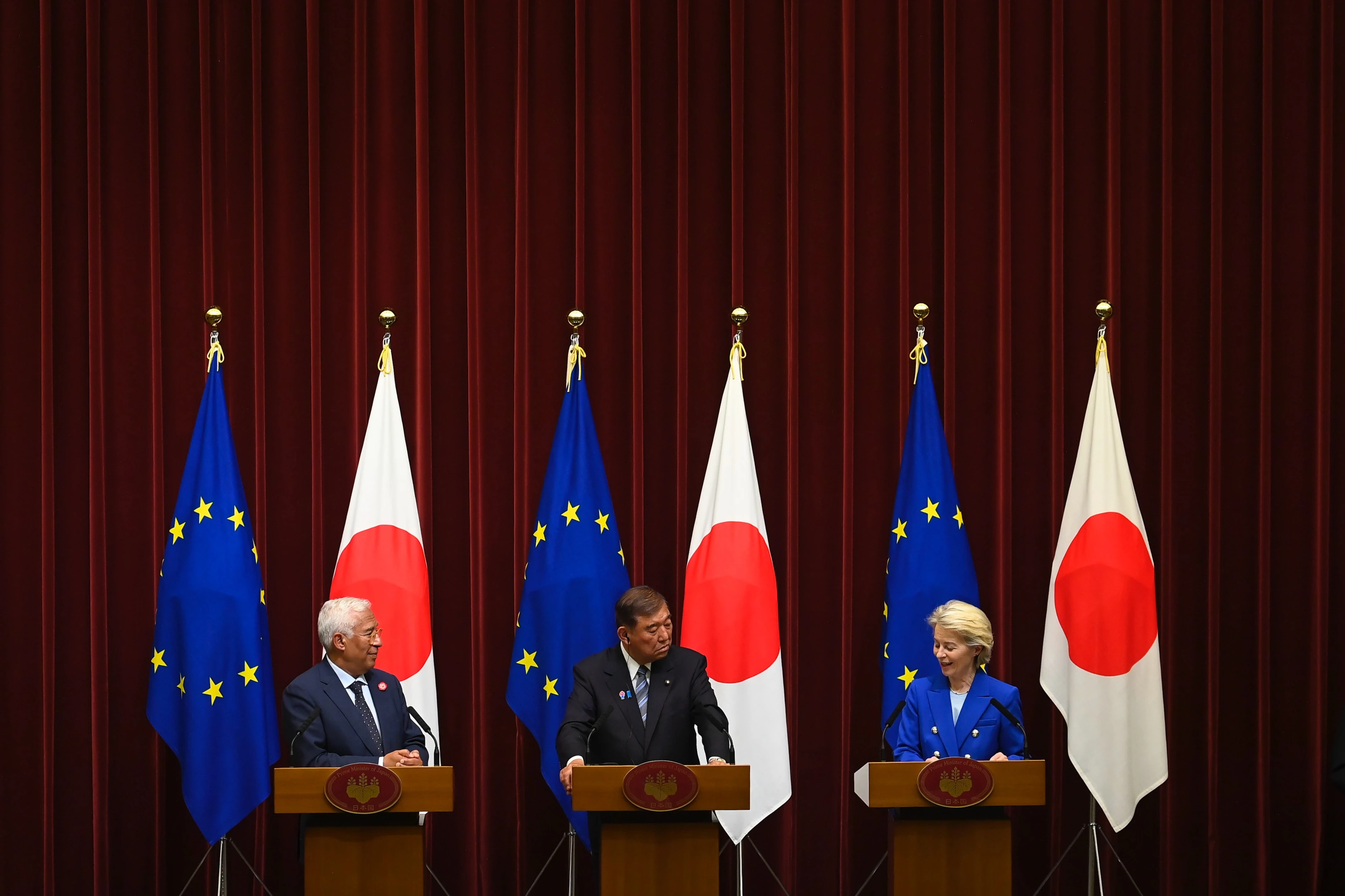 AB Konseyi Başkanı Japonya ile savunma ve ticarette işbirliğini artıracaklarını açıkladı