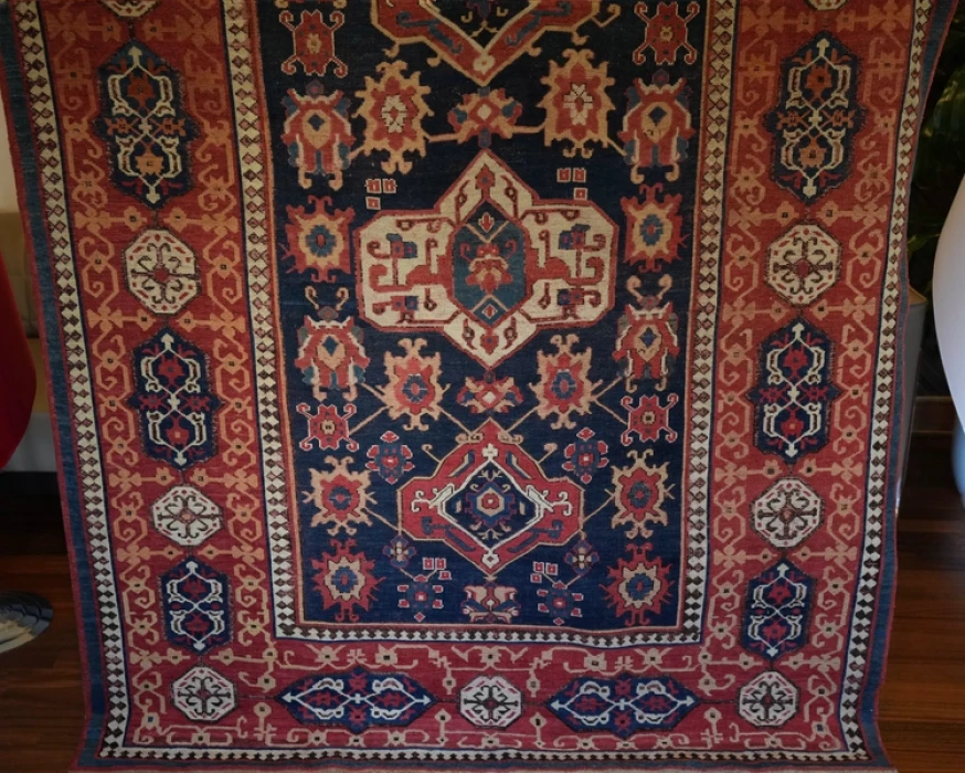 5 asırlık Uşak halısı yuvaya döndü