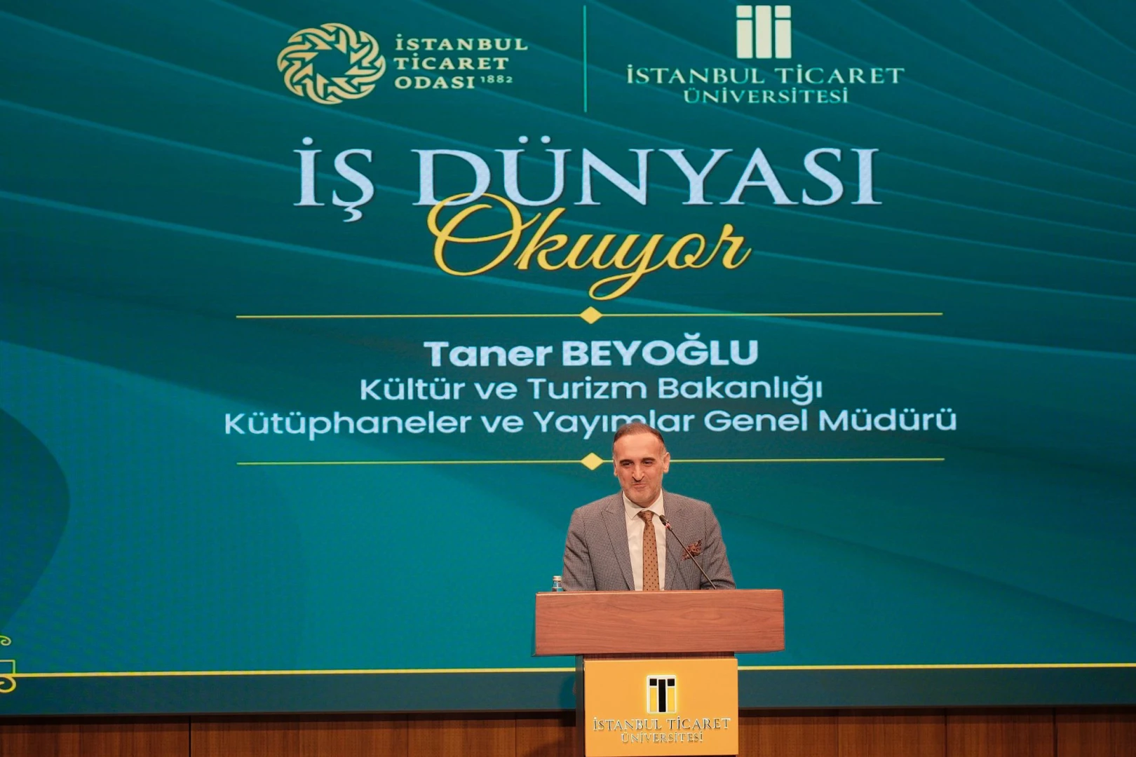 Kültür, akademi ve iş dünyası kitap için buluştu