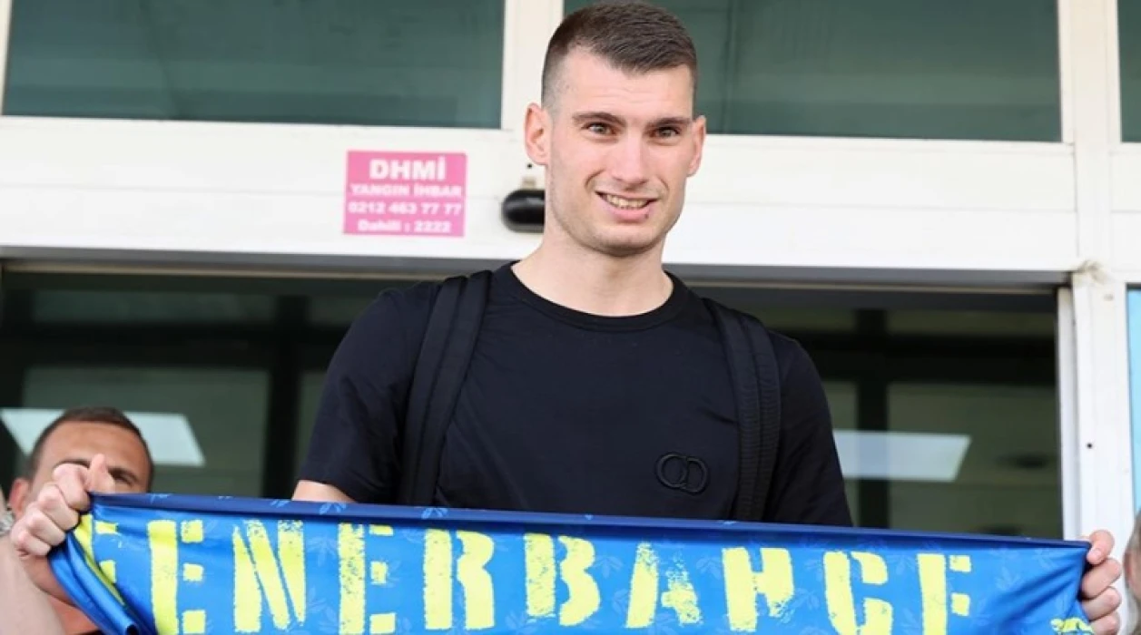SON DAKİKA FENERBAHÇE TRANSFER HABERİ: Fenerbahçe'de beklenmeyen ayrılık! İki takımdan teklif geldi