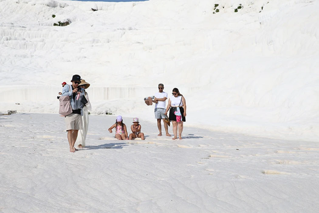 Pamukkale'de bayram tatili hareketliliği