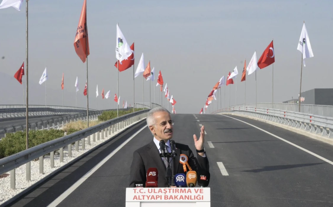 Uraloğlu’ndan Bursa’ya iki büyük müjde: YHT yolculuğu 2026’da başlayacak