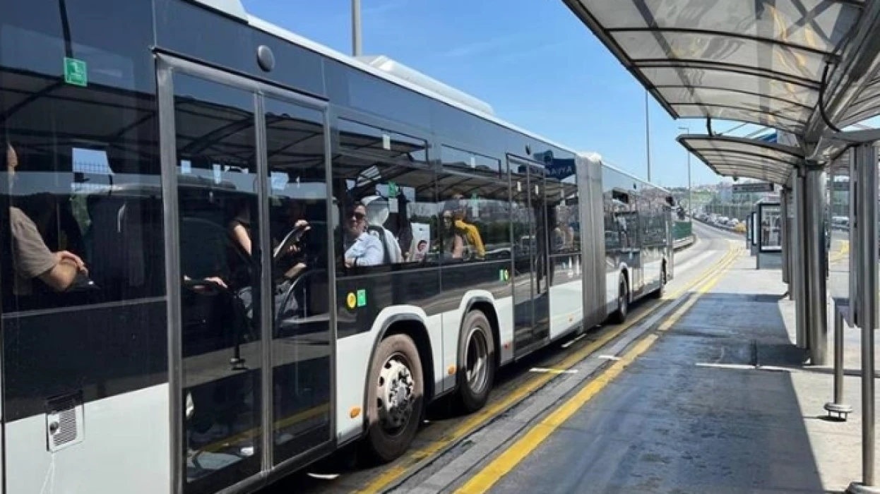 SON DAKİKA: İstanbul'da toplu taşıma fiyatlarına zam: İşte güncel otobüs, Marmaray, metrobüs ve minibüs tarifeleri