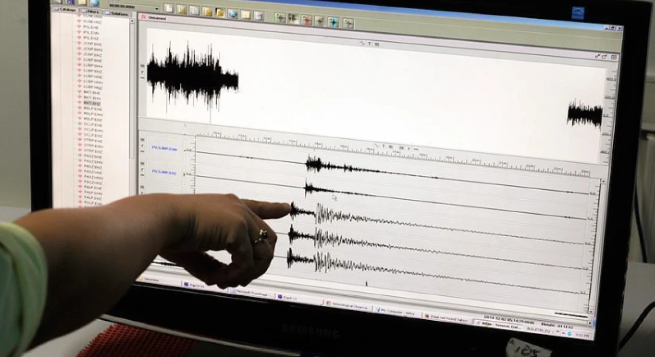 DEPREM Mİ OLDU SON DAKİKA: İstanbul, İzmir ve Bursa da sallandı! Sındırgı'da 4,9'luk korkutan deprem