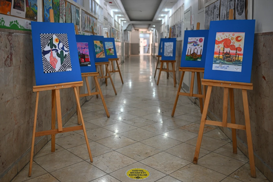 Lise öğrencileri Van Gogh'u "Türkiye ve Avrupa turu"na çıkardı