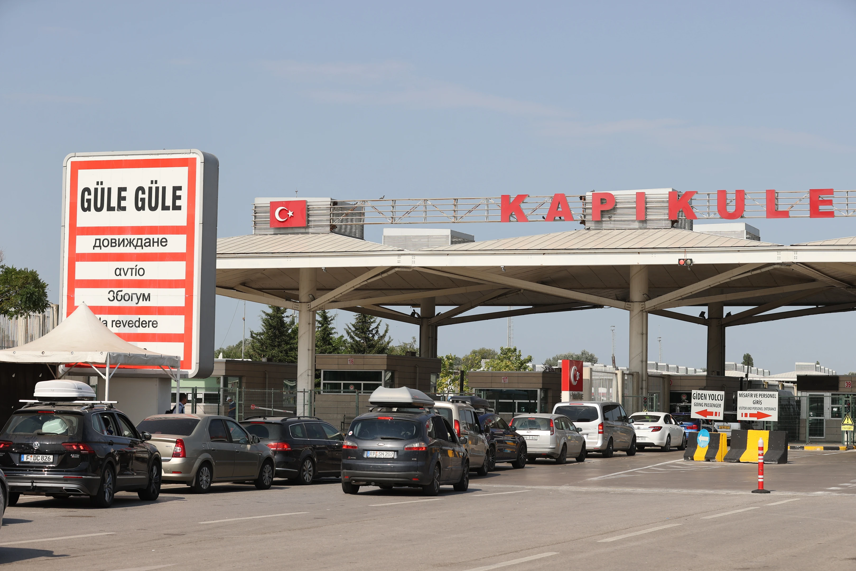 Yenilenen sınır kapılarıyla ticaret katlanacak