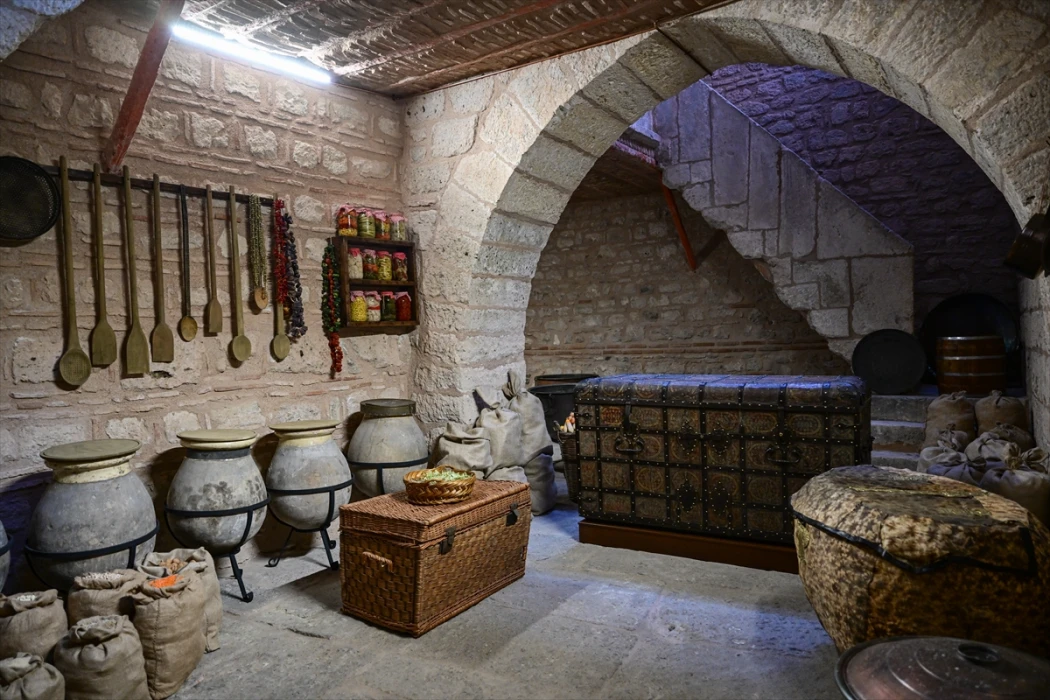 Topkapı Sarayı'nın harem bölümündeki Kadınefendiler ve Cariyeler Taşlığı ziyarete açıldı