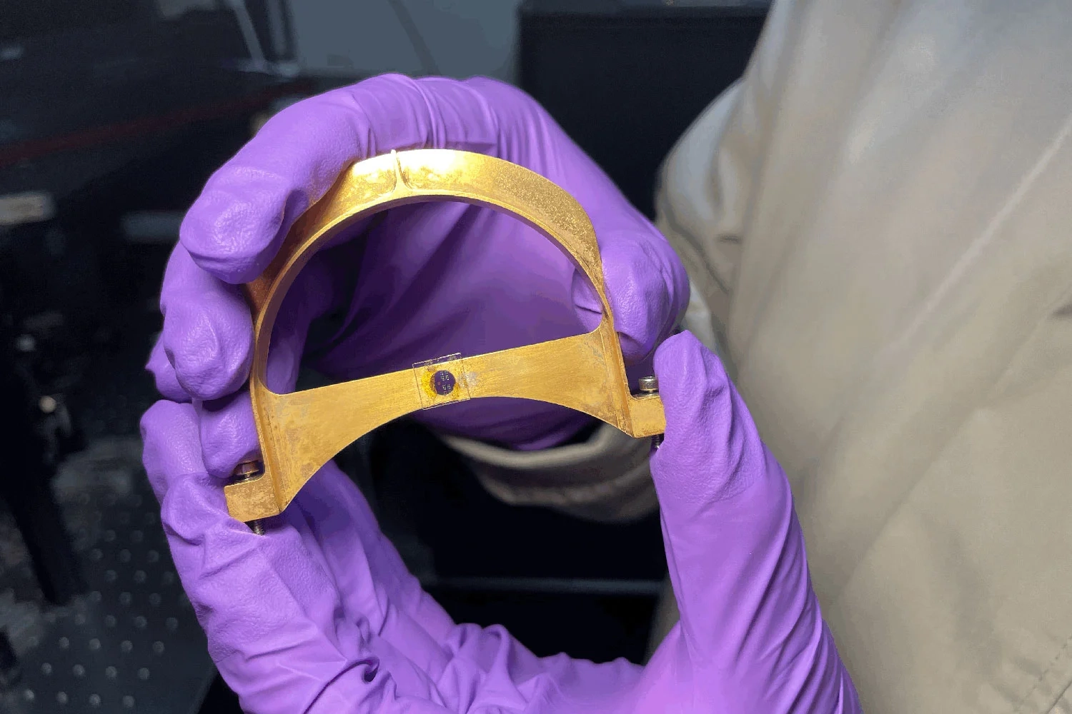 Geleceğin iletişimini dönüştürecek: Oda sıcaklığında çalışan kuantum çipi