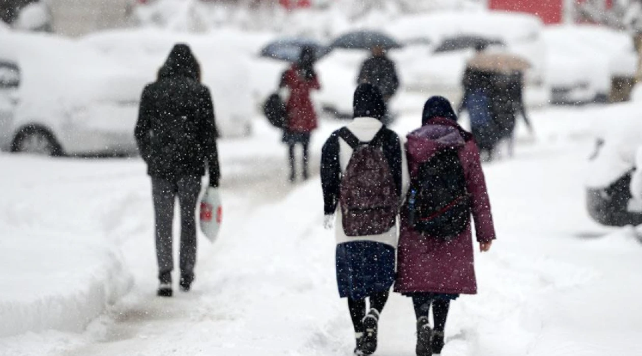 METEOROLOJİ İSTANBUL SON DAKİKA: 24 Şubat Pazartesi okullar tatil olacak mı? Yeni rapor yayımlandı!