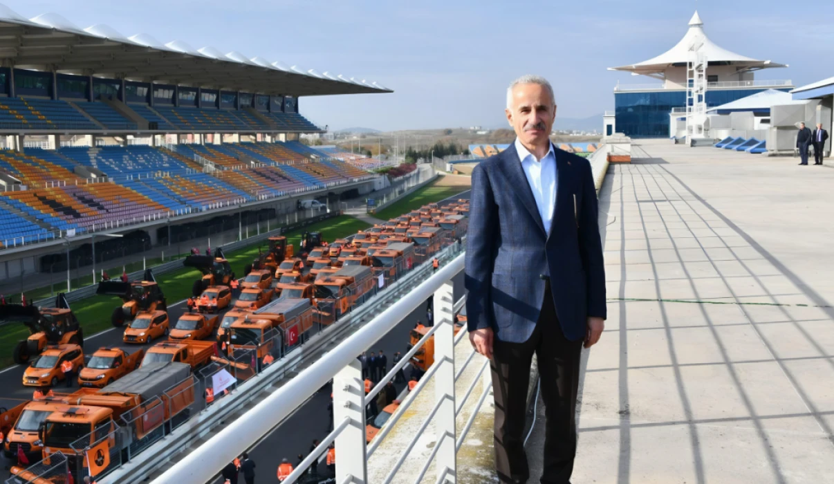 SON DAKİKA: Araç sahipleri dikkat! Zorunlu kış lastiği süresi uzatıldı: Yeni uygulama 15 Kasım’da başlayacak