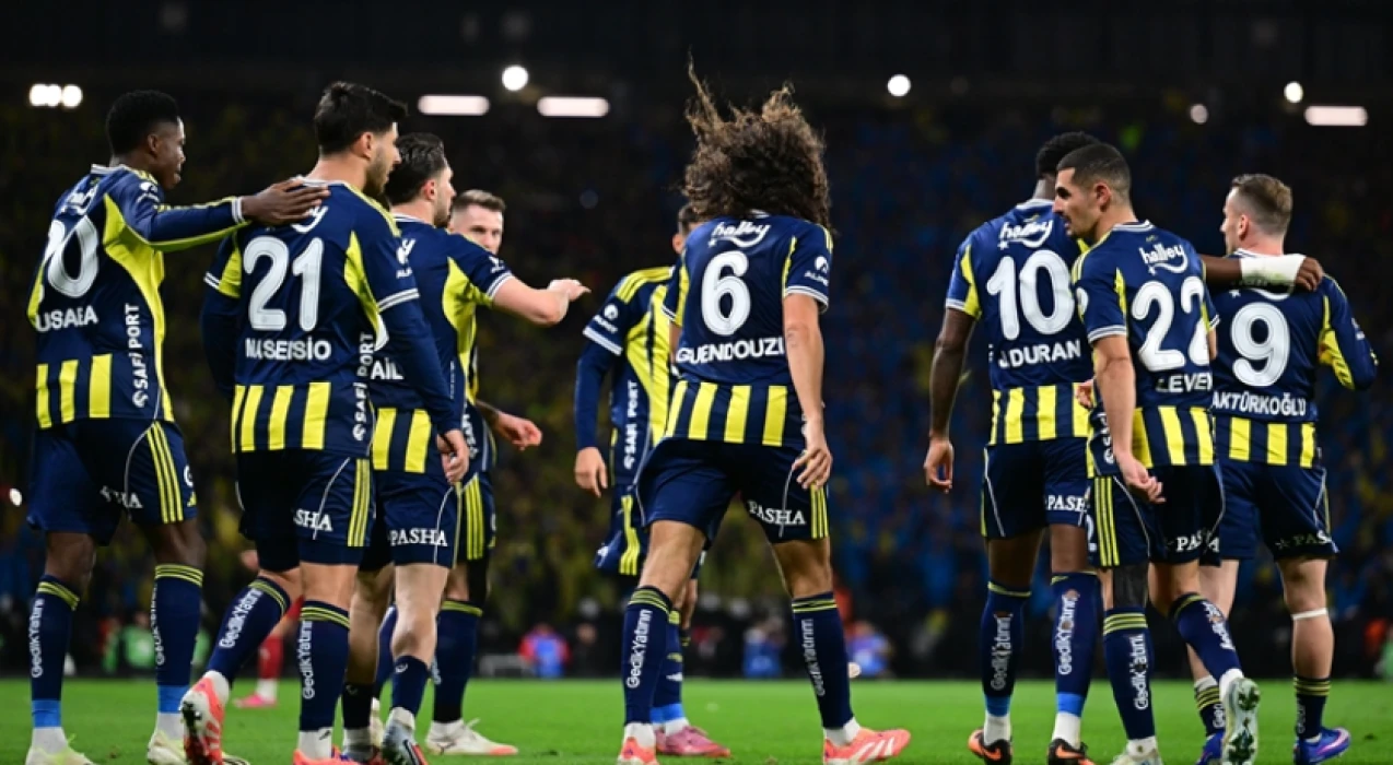 CANLI Fenerbahçe maçı hangi kanalda? Fenerbahçe – Aston Villa maçı kadroları