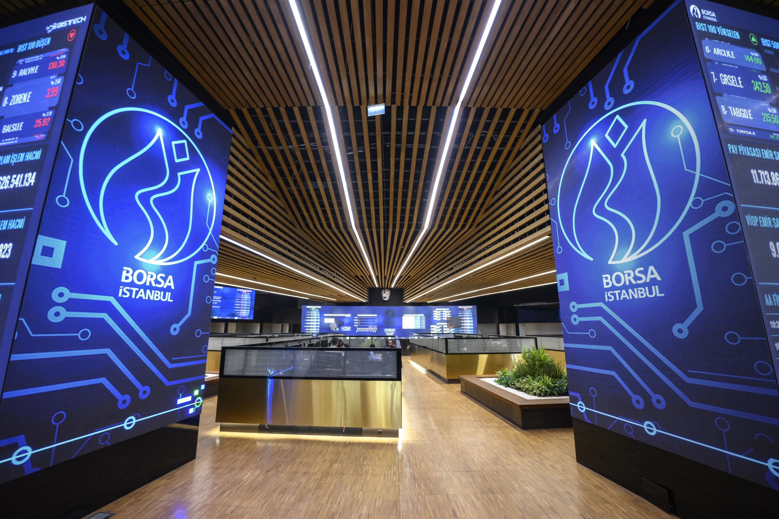 Borsa İstanbul 14.677 puana yükseldi! Güne rekorla başladı