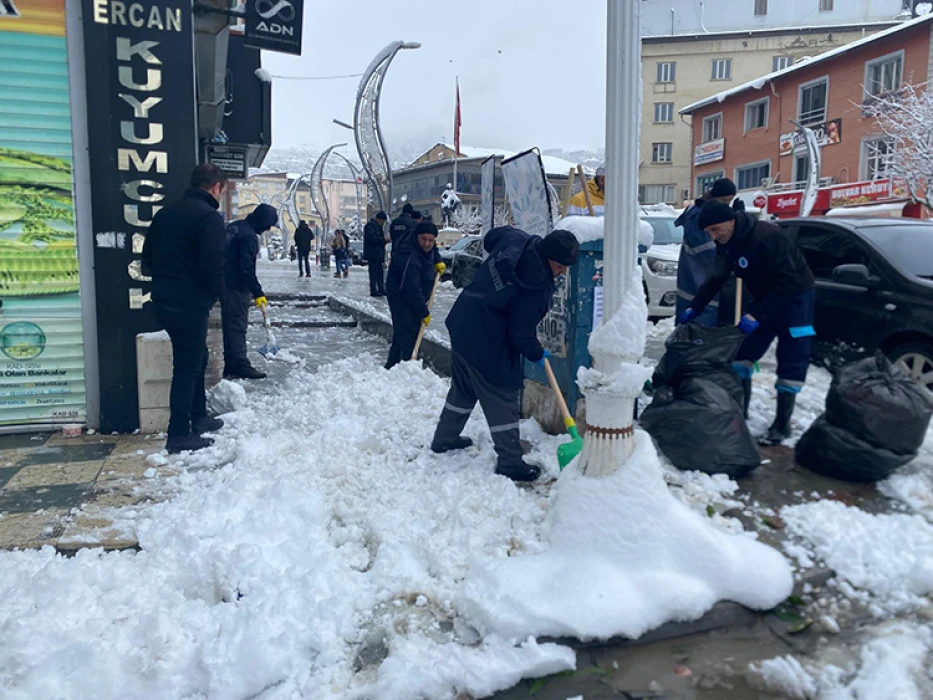 SON DAKİKA: Yurdun bazı kesimlerinde kar etkili oldu! İşte o kareler