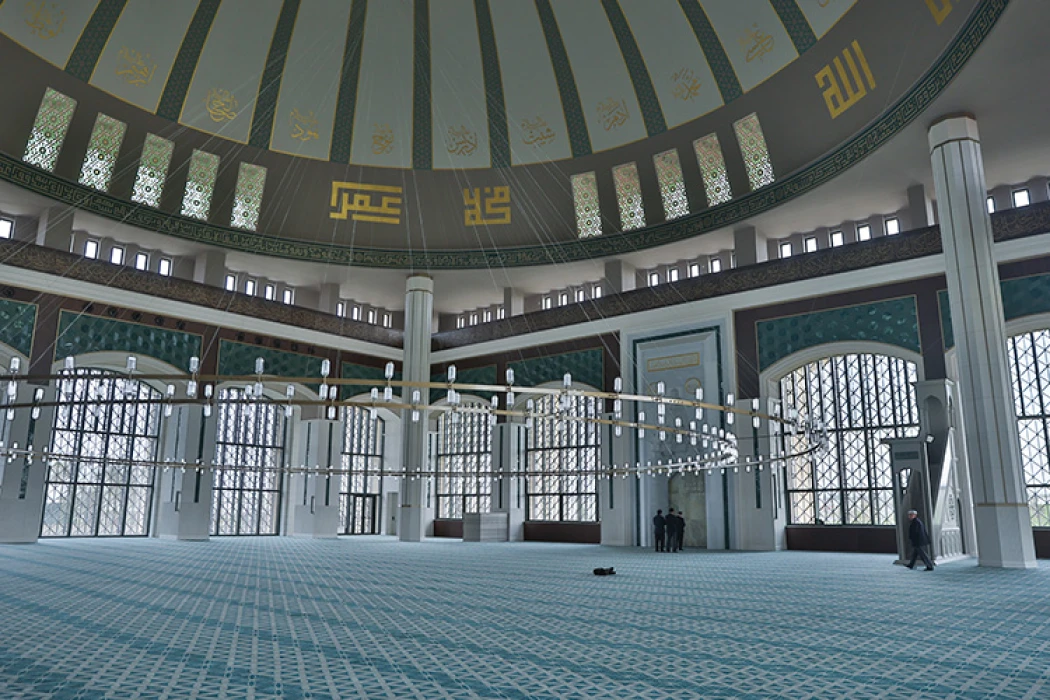 KKTC'de yapımı tamamlanan Millet Camisi ramazana hazır