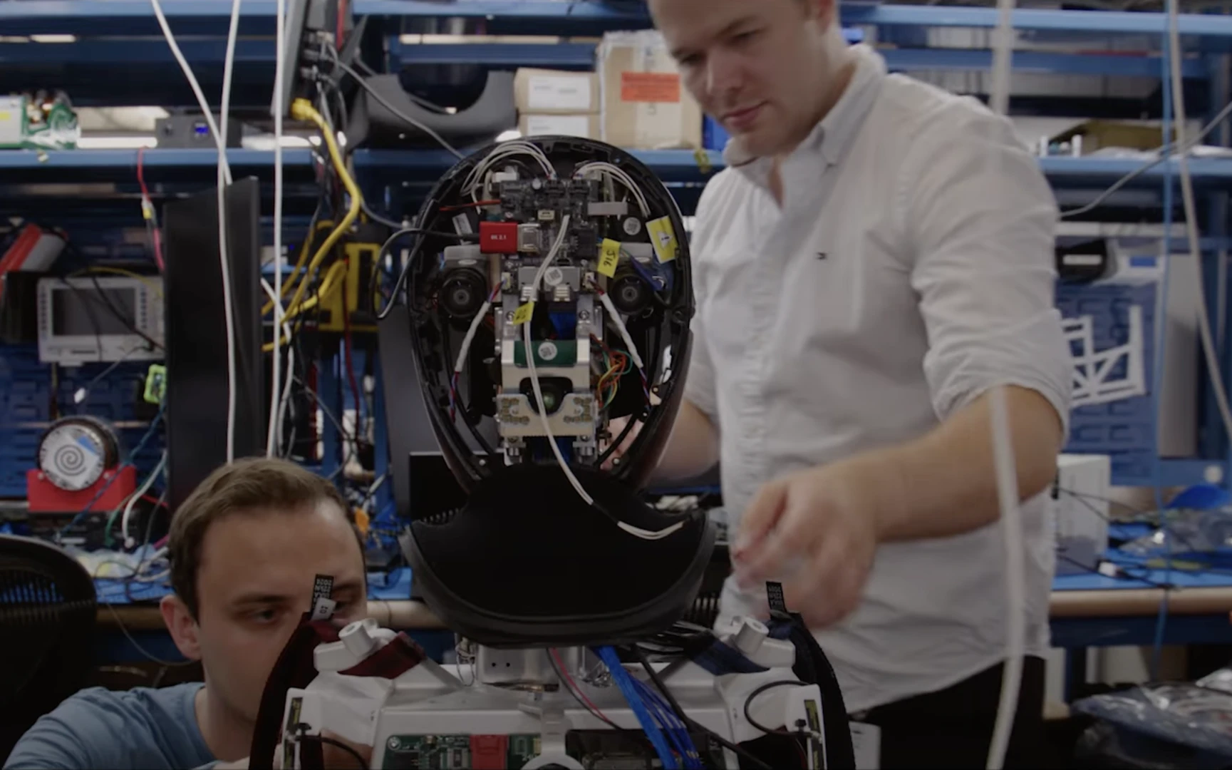 İngiltere’nin ilk endüstriyel insansı robot: HMND 01 Alpha sahnede