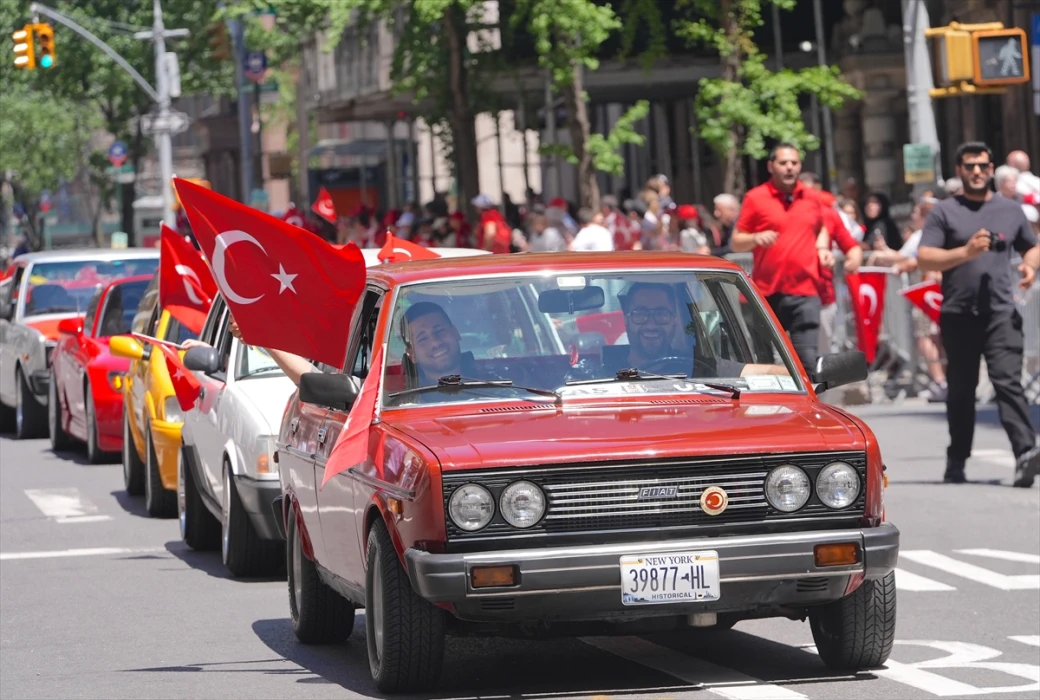 New York'ta 43. Türk Günü Yürüyüşü coşkuyla kutlandı