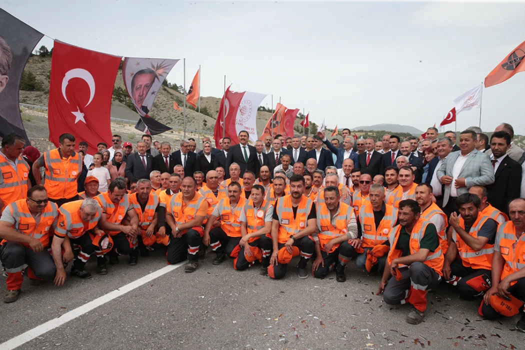 Orta Anadolu Otoyolu projesi hayata geçecek: Trafik rahatlıyor, ulaşım hızlanıyor!