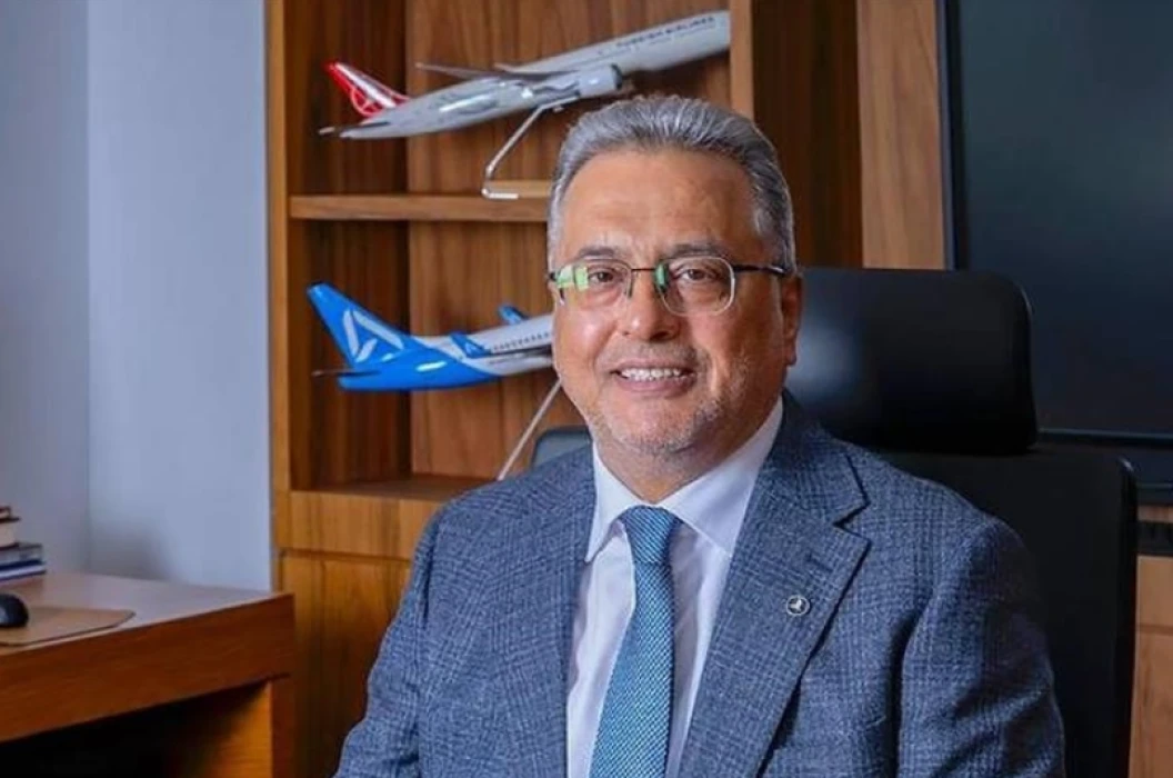 THY Yönetim Kurulu Başkanı Bolat'tan AJet'in saha ekiplerine ziyaret