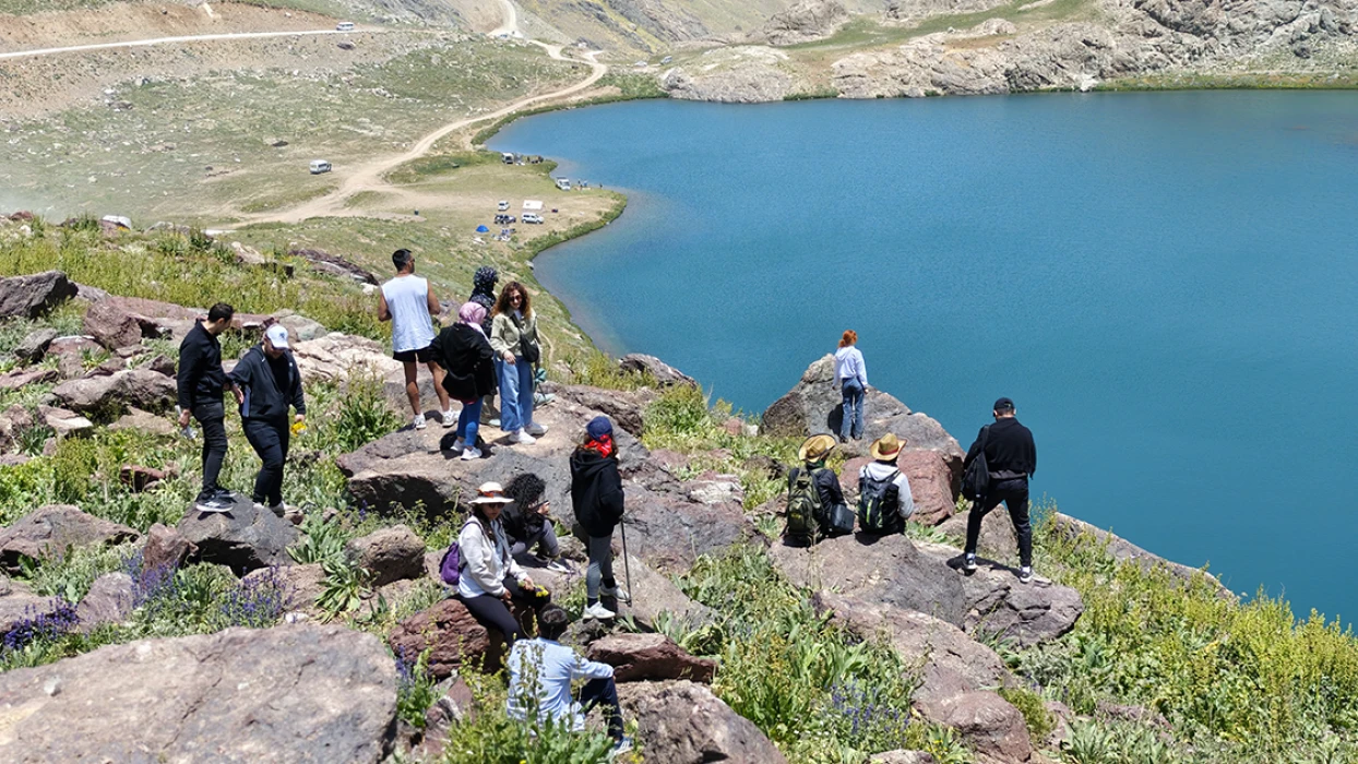 Hakkari doğasıyla büyülüyor: Huzurun yeni turizm rotası oldu