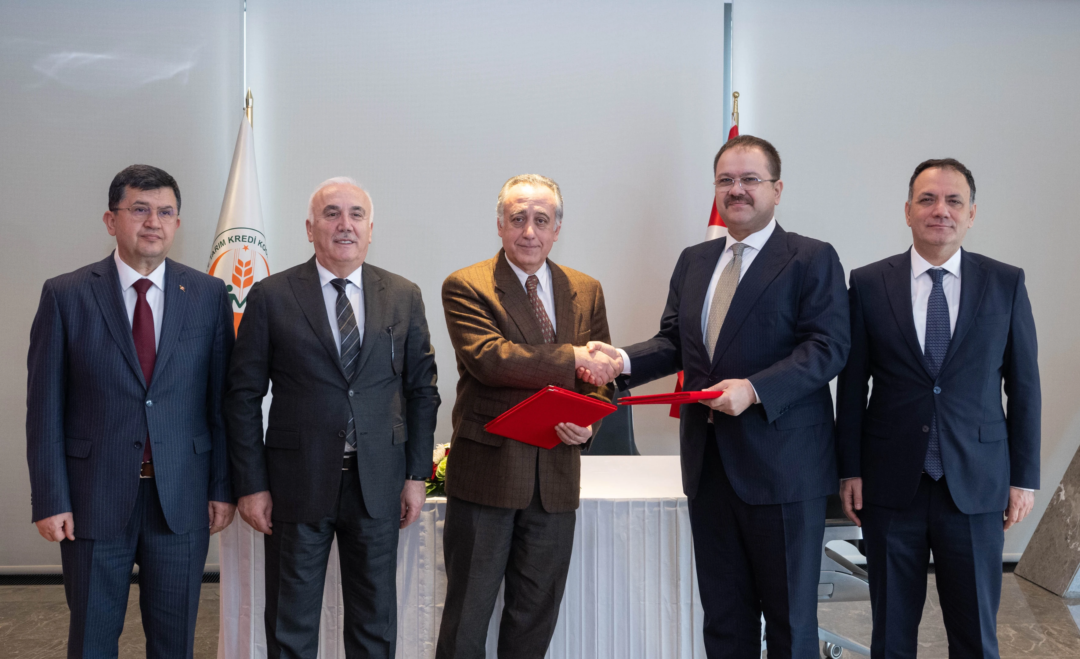 OYAK ve KOOP Market arasında işbirliği protokolü imzalandı! 1 milyon kişiyi kapsıyor