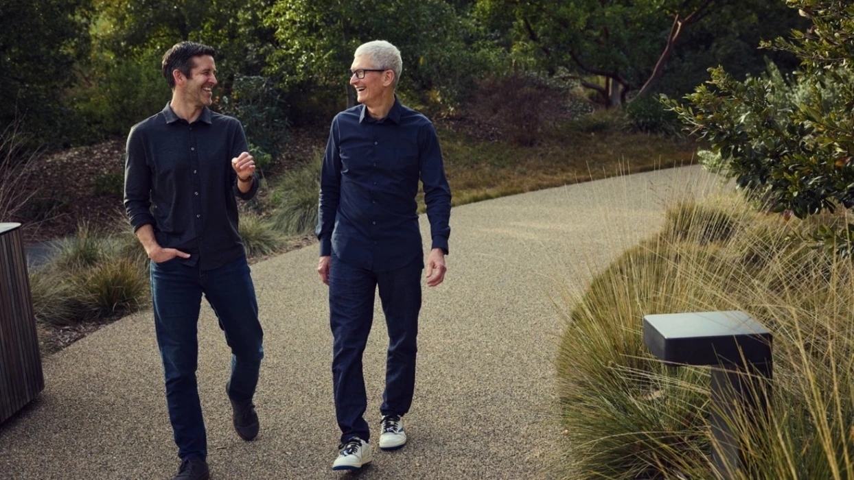 Apple'da görev değişikliği! Tim Cook CEO'luğu 1 Eylül'de devredecek