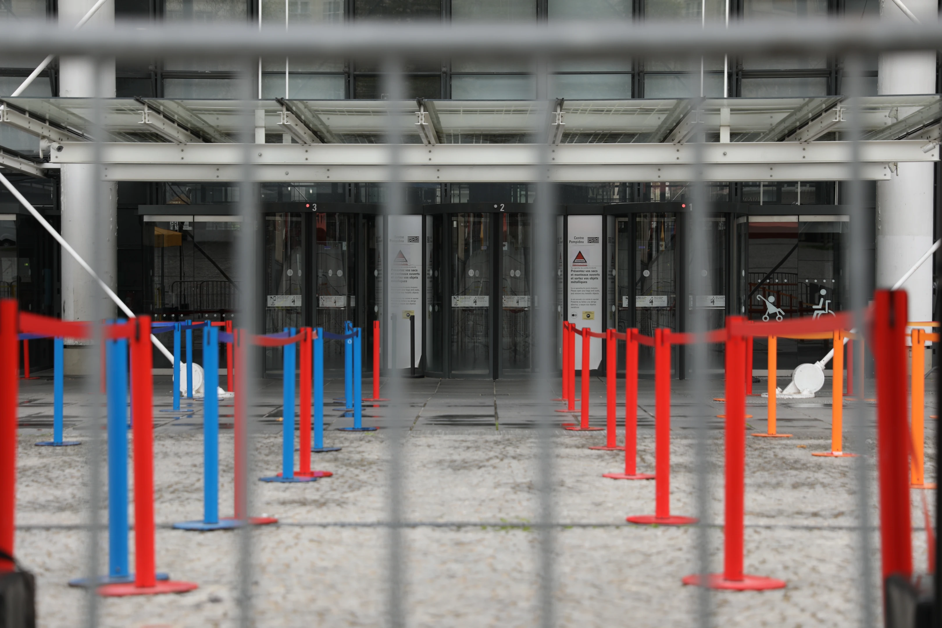 Paris’in simgesi Centre Pompidou 5 yıllığına kapılarını kapattı