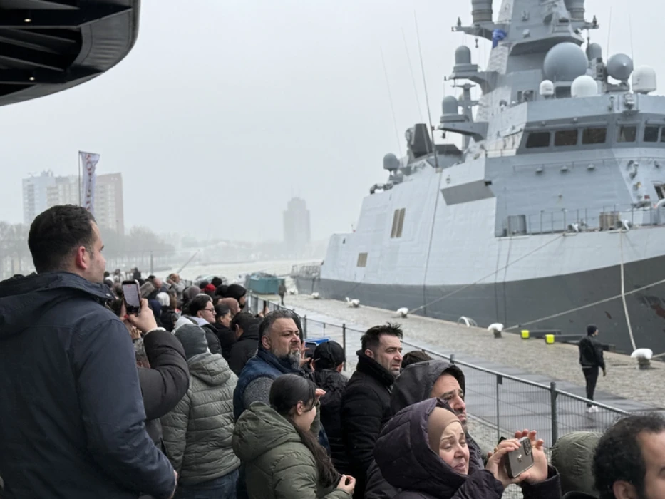 Rotterdam’da TCG Anadolu heyecanı: Avrupa’daki Türklerden yoğun ilgi