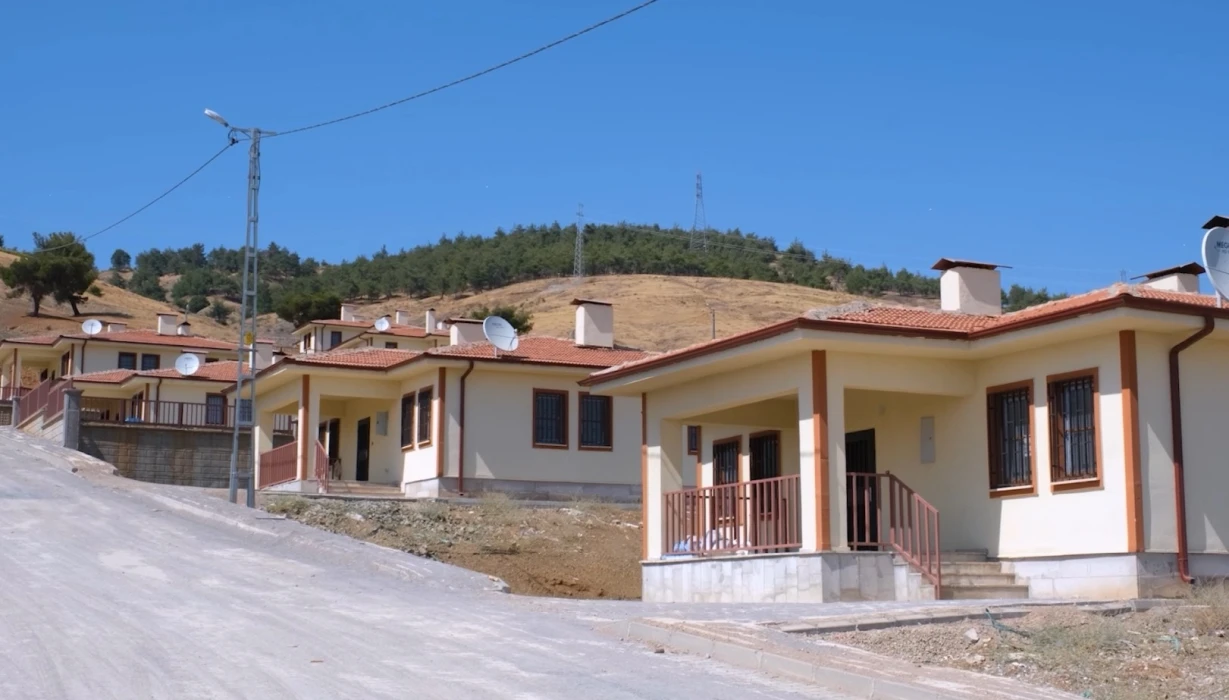 Depremzedelerin 'villa' sevinci