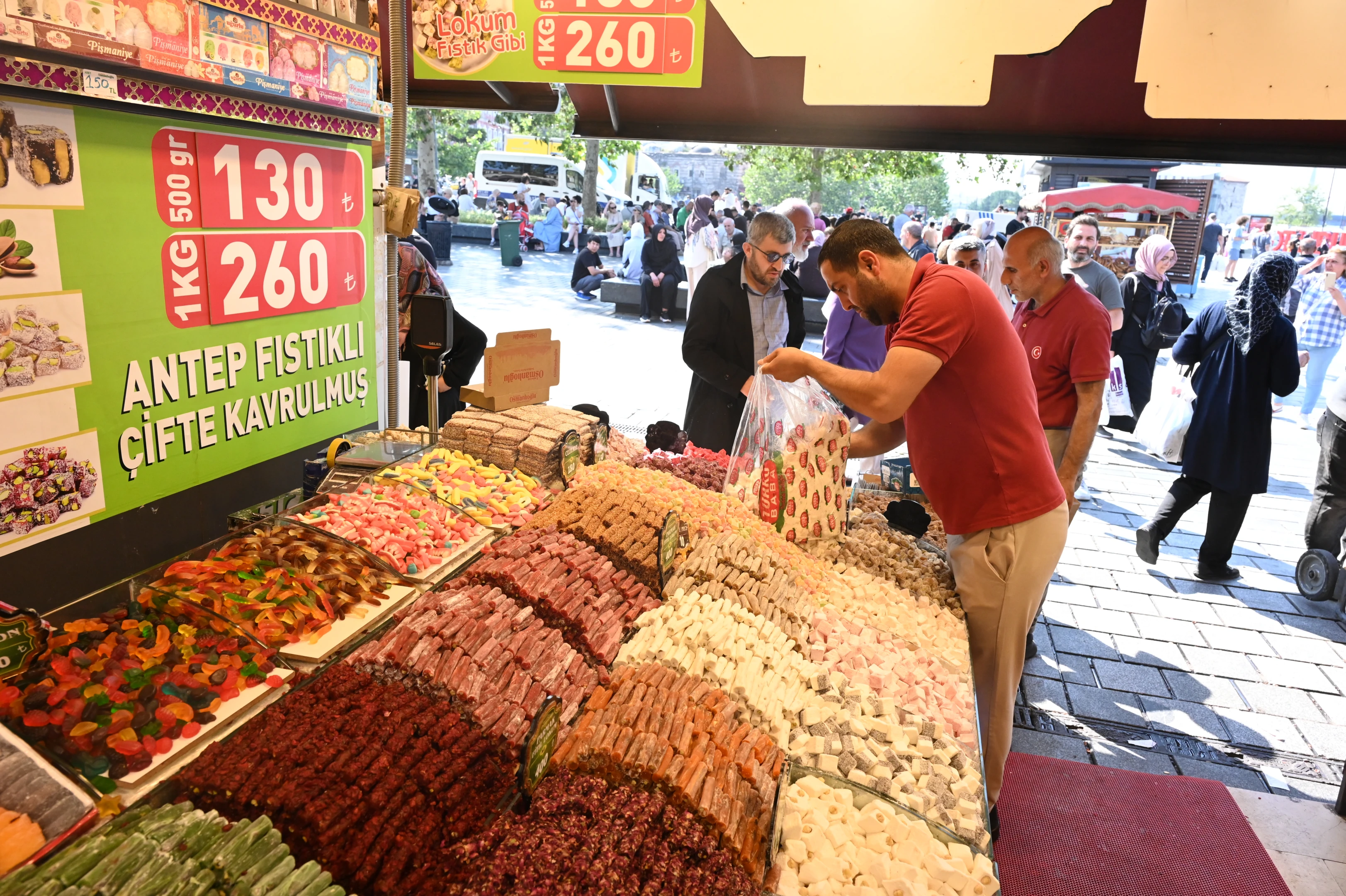 Çarşı pazarda bayram bereketi