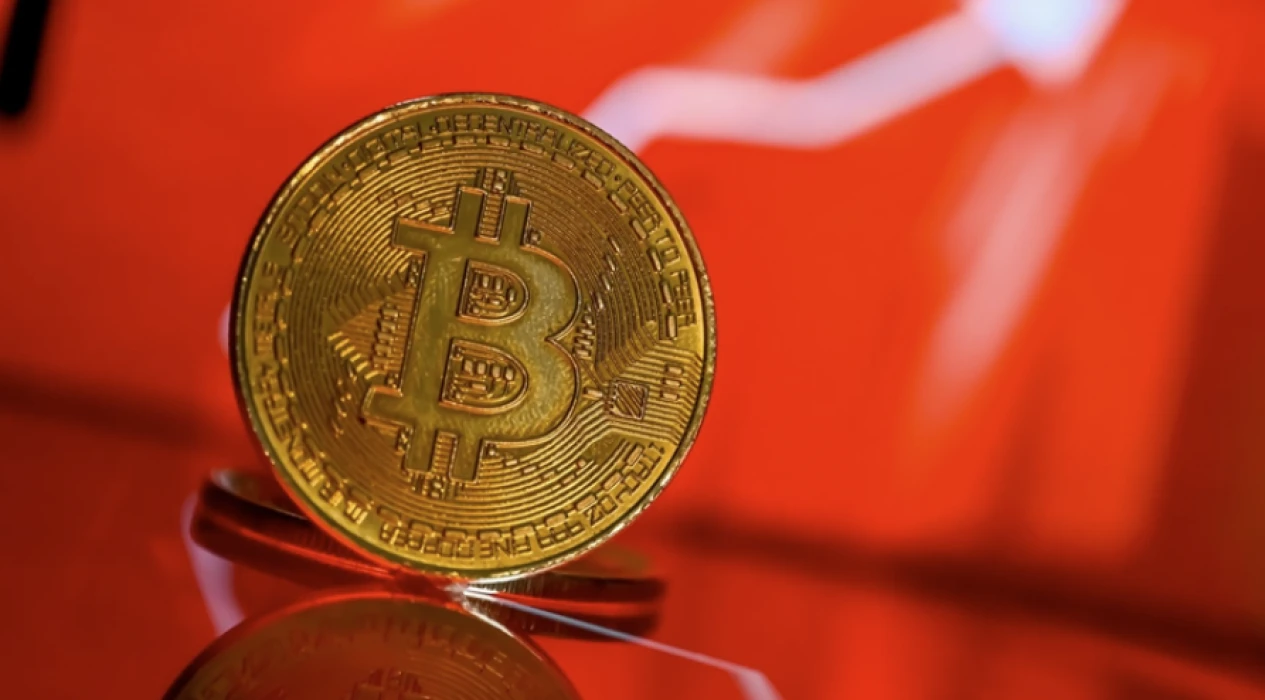 Bitcoin 2025'teki kazançları sildi: 90 bin doların altına sarktı