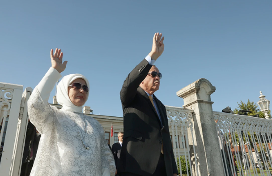 Mavi Vatan'da Türk donanmasından gövde gösterisi! Cumhurbaşkanı Erdoğan, gemileri selamladı