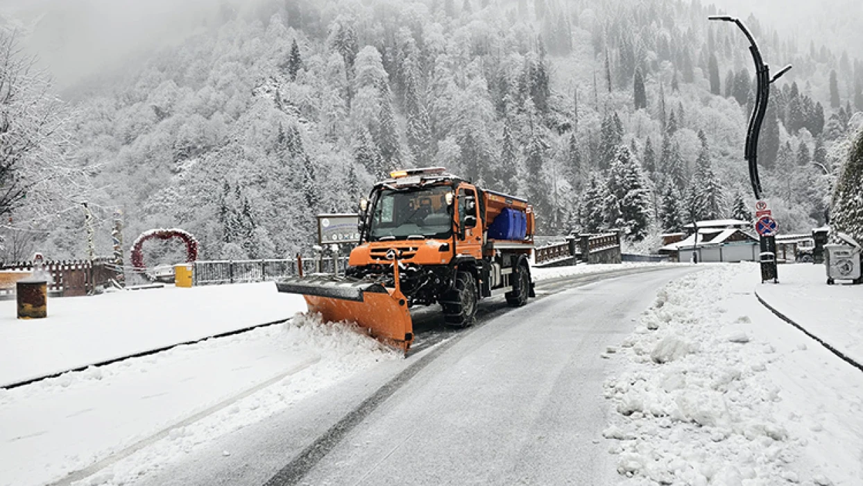 SON DAKİKA: Yurdun bazı kesimlerinde kar etkili oldu! İşte o kareler