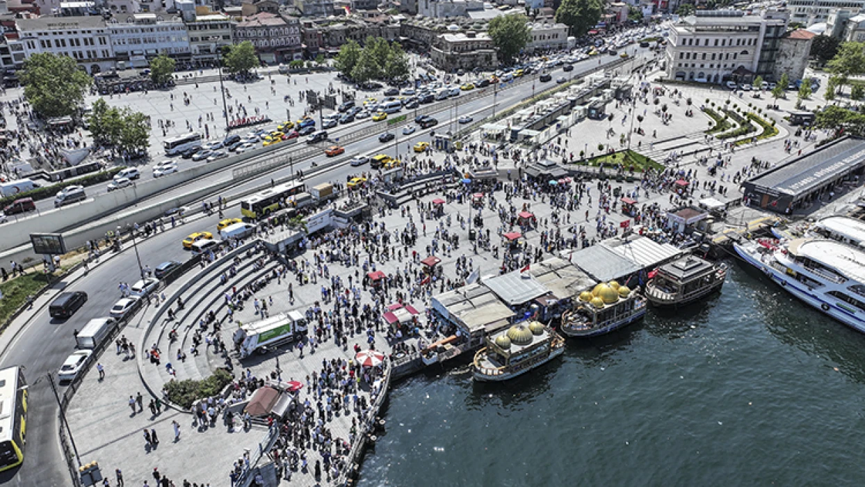 Bayramın üçüncü günü İstanbul'da ziyaretçi yoğunluğu