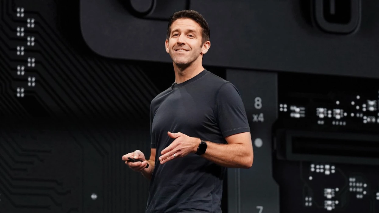 Apple CEO’su Tim Cook gelecek yıl koltuğu devredebilir