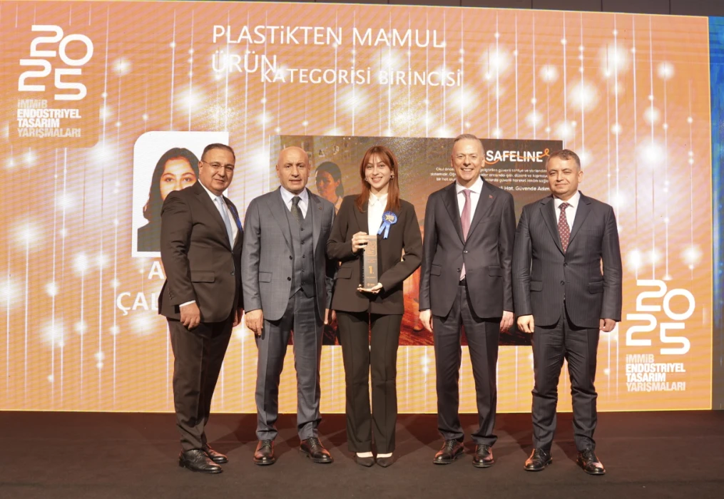 Endüstriyel tasarım öğrencilerinden çifte ödül