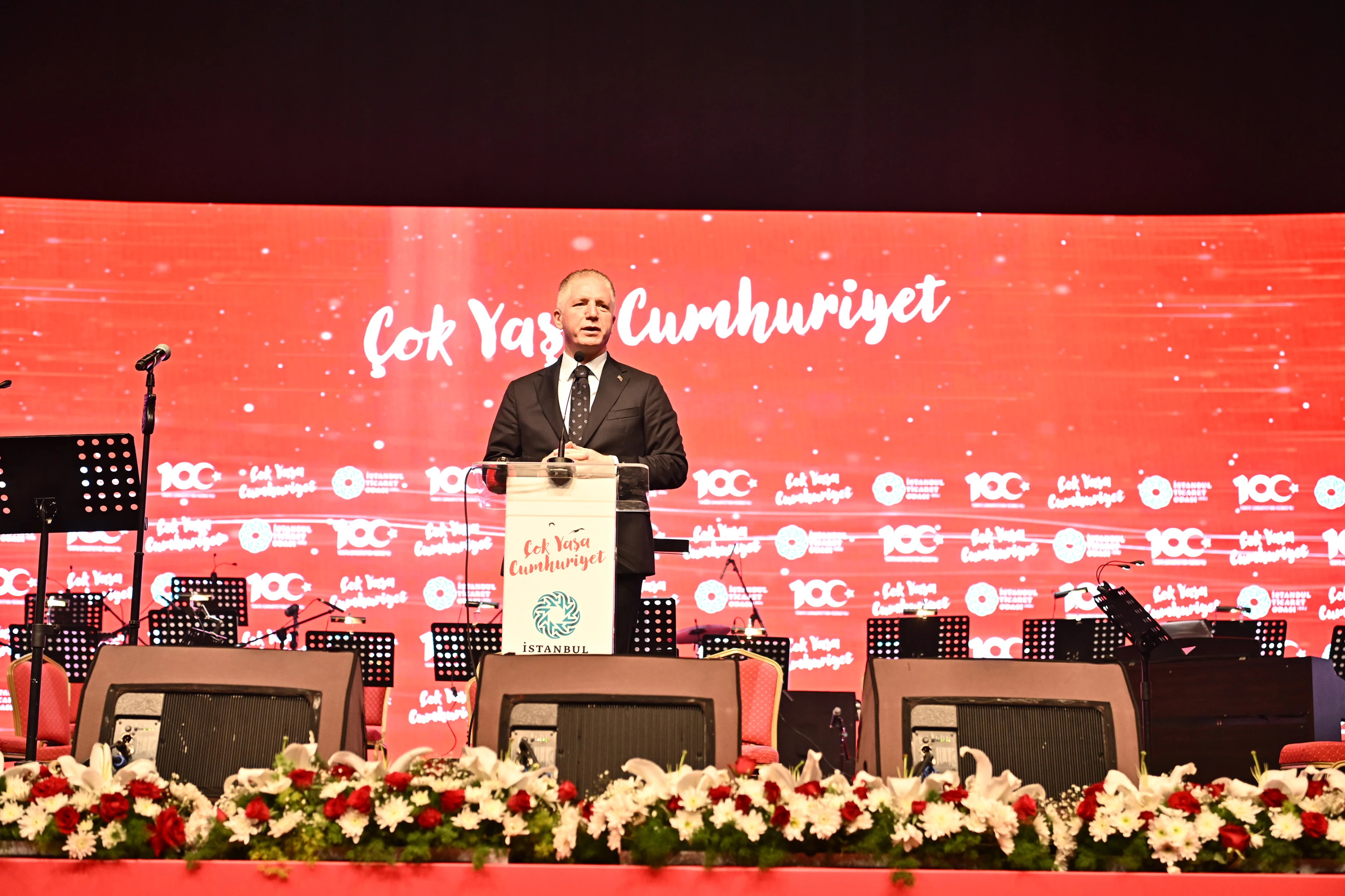 Cumhuriyet, Zümrüdüanka gibi küllerimizden yeniden doğmaktır