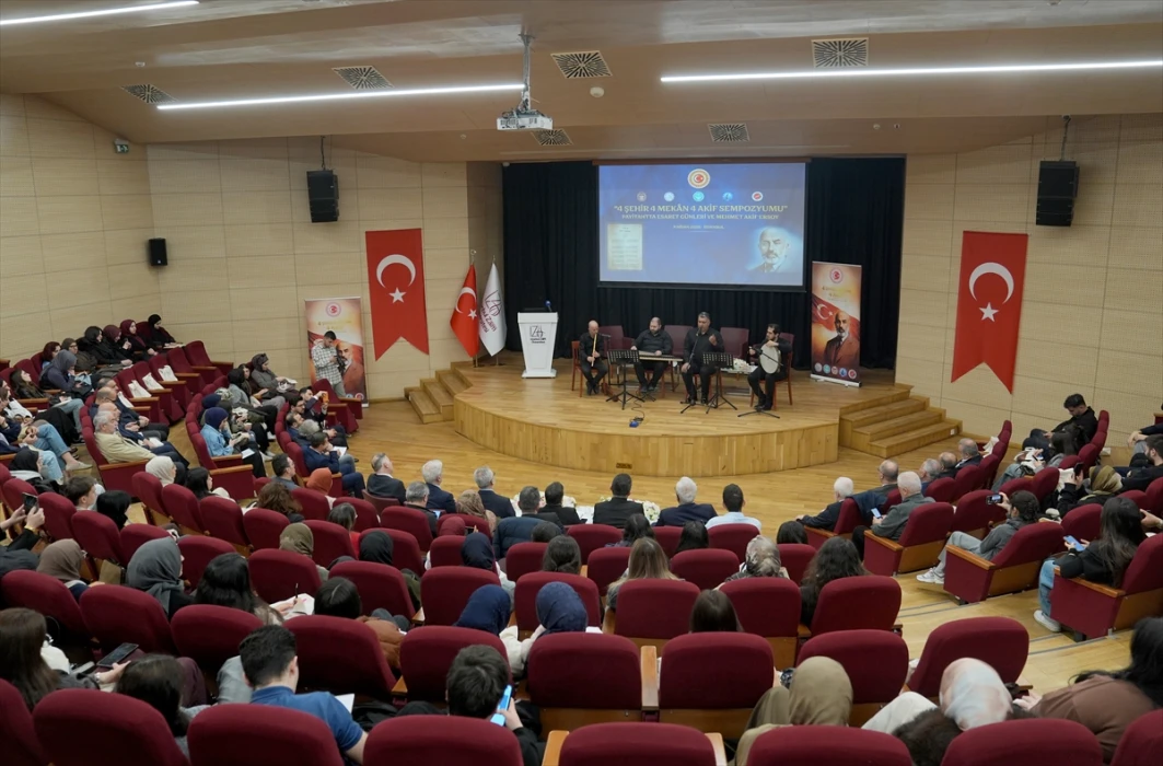 İstanbul'da '4 Şehir, 4 Mekan, 4 Akif' programı düzenlendi