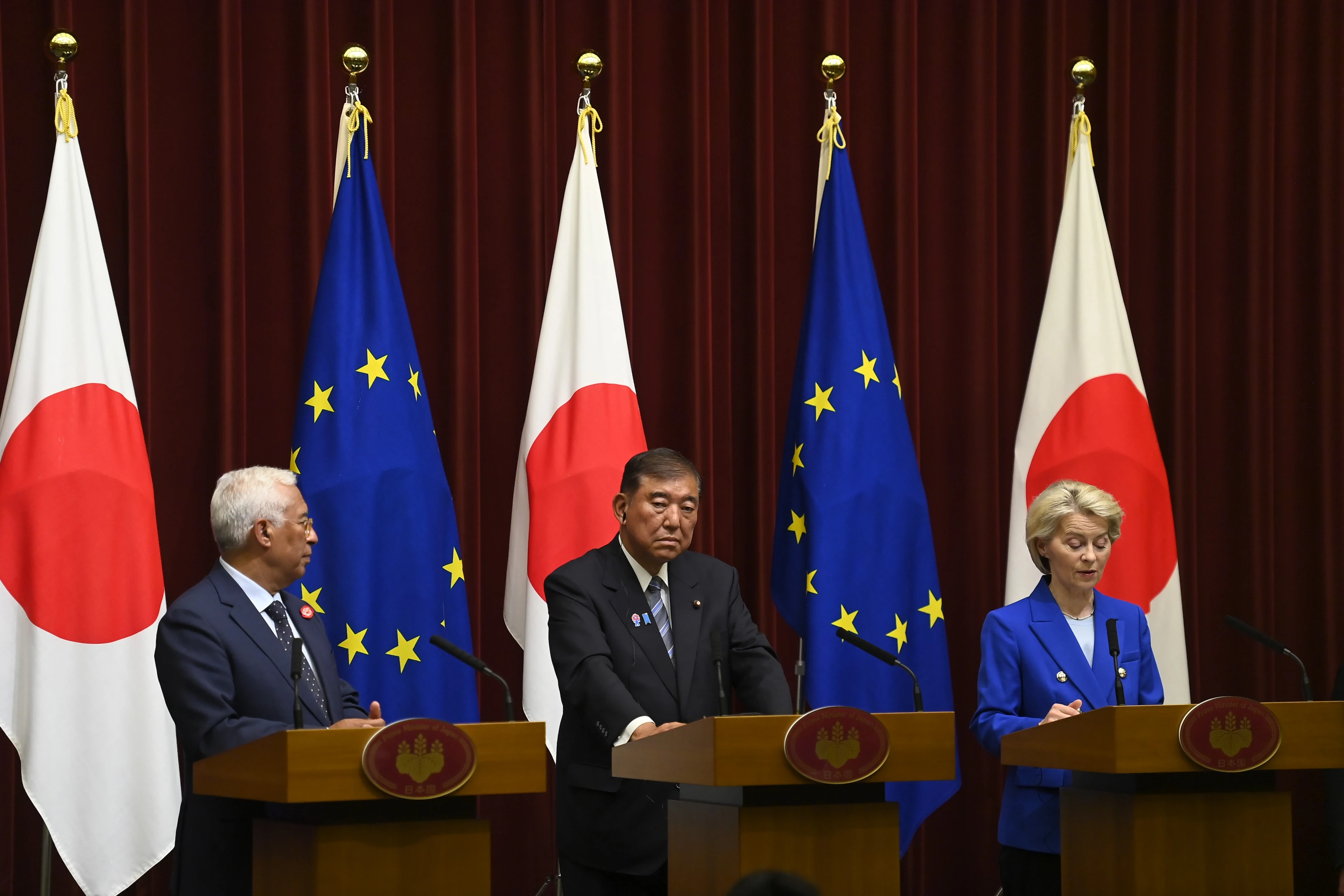 AB Konseyi Başkanı Japonya ile savunma ve ticarette işbirliğini artıracaklarını açıkladı