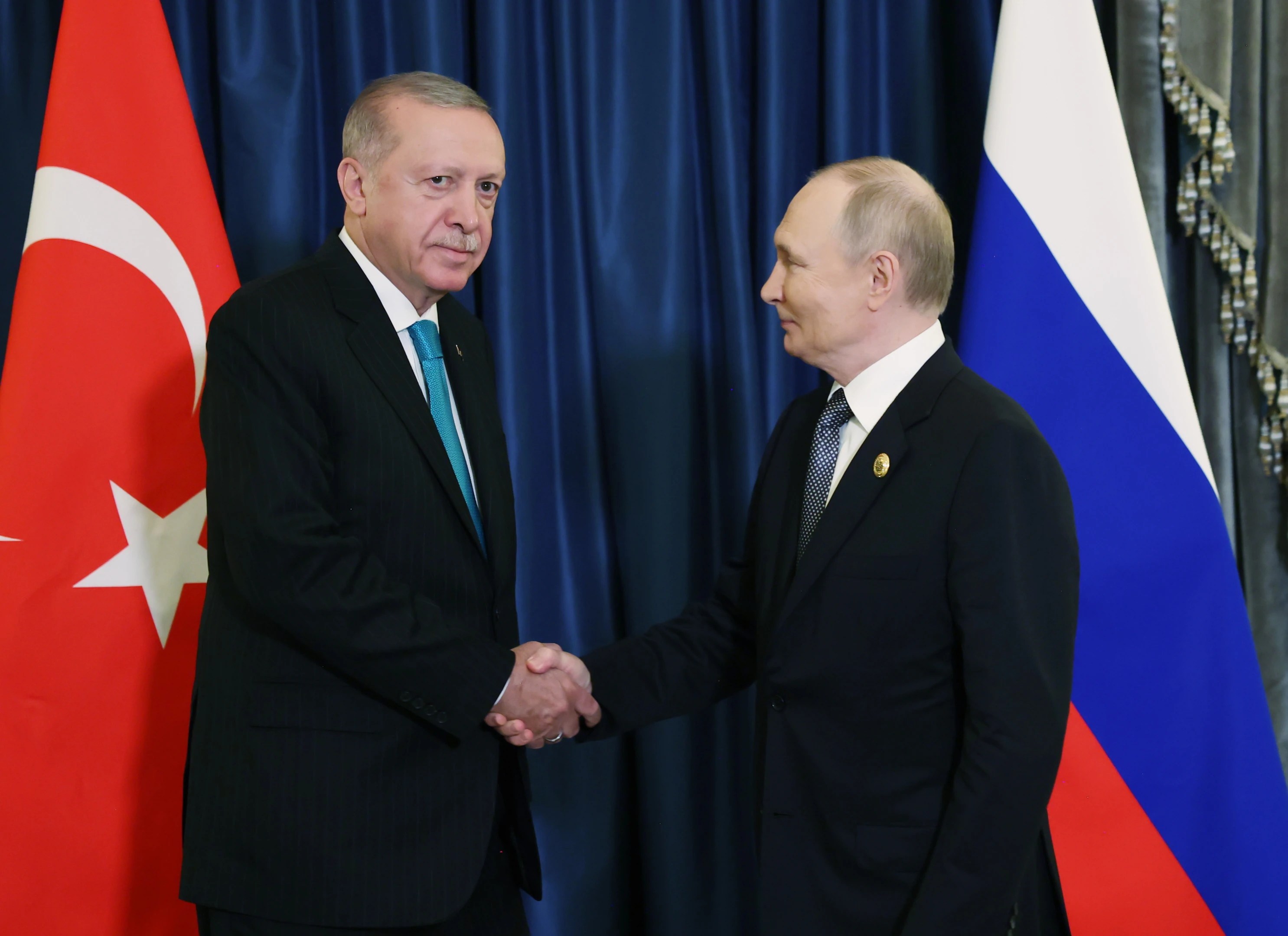 Çin'de yoğun diplomasi trafiği: Cumhurbaşkanı Erdoğan, Putin ile bir araya geldi