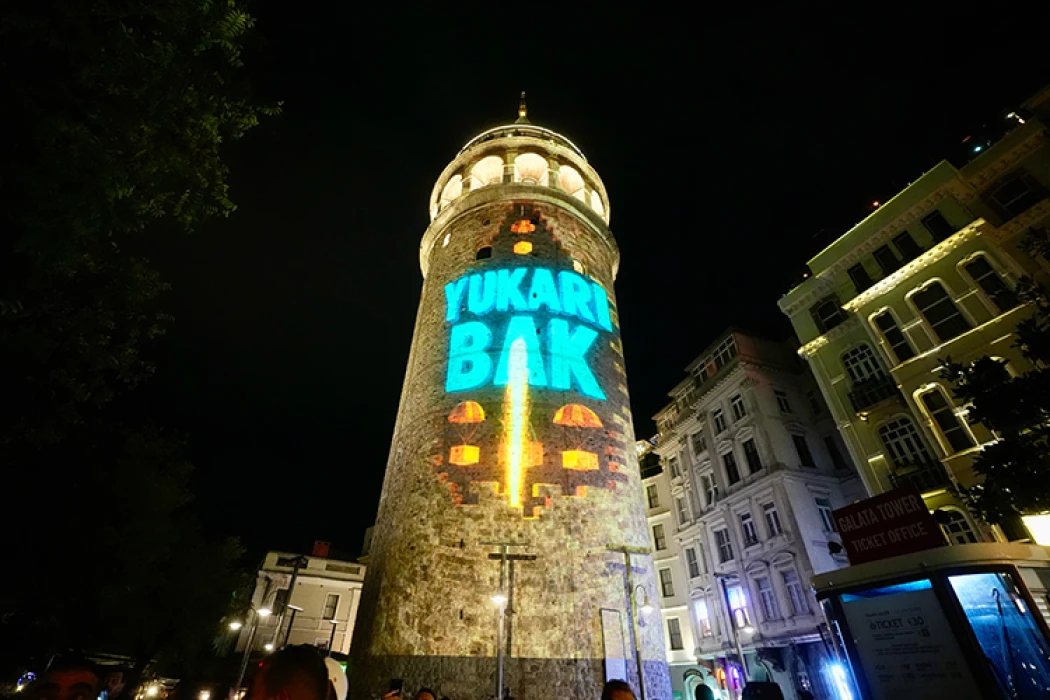 Galata Kulesi'nde Türkiye E-Ticaret Haftası için mapping gösterisi yapıldı