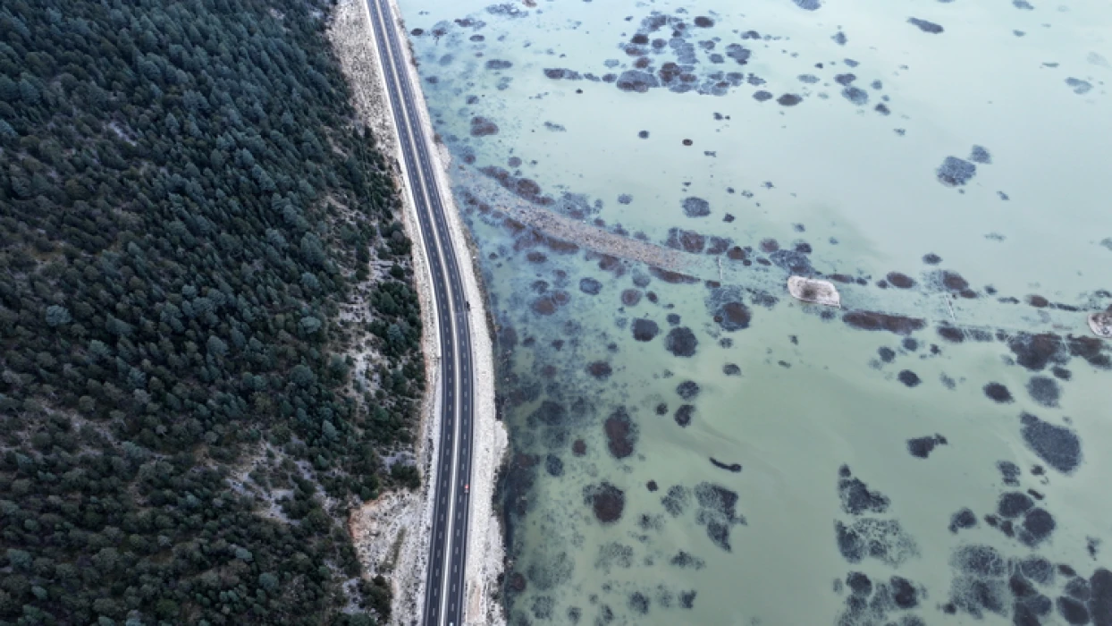 Yaz aylarında kuruyan Avlan Gölü, yağışların ardından yeniden su tuttu