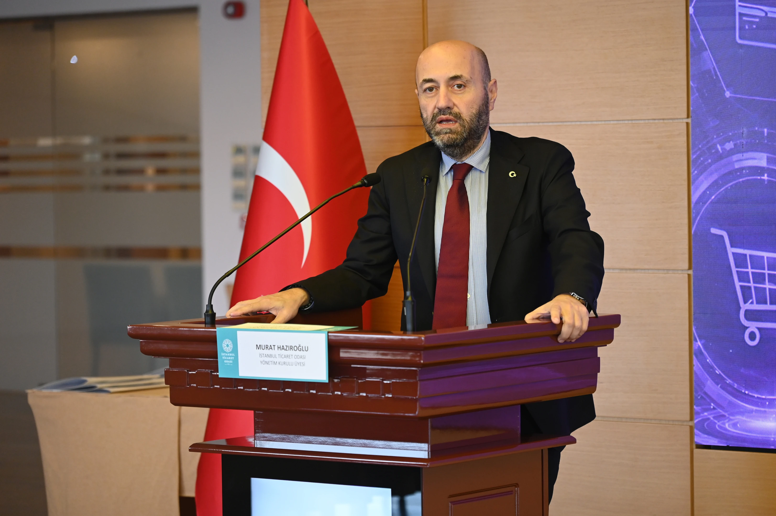Teknoloji odaklı perakende yönetiminde sertifikalarını aldılar