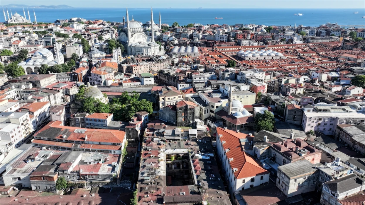 Büyük Yeni Han ticaret hayatına ev sahipliğini sürdürüyor